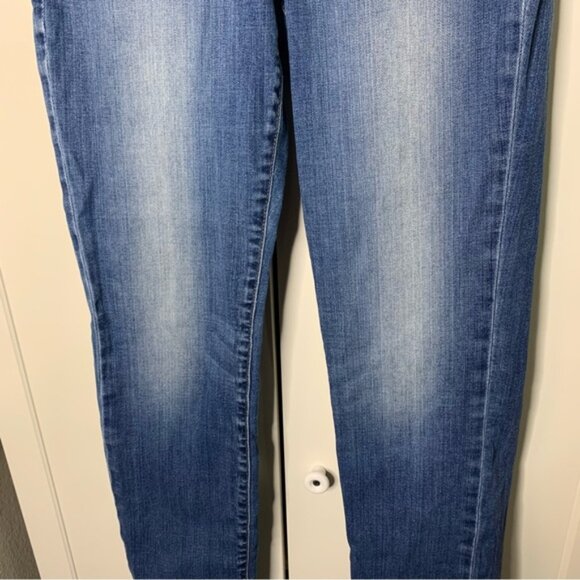 Lucky Brand Sweet Straight Stretchy Jeans - Picture 3 of 13